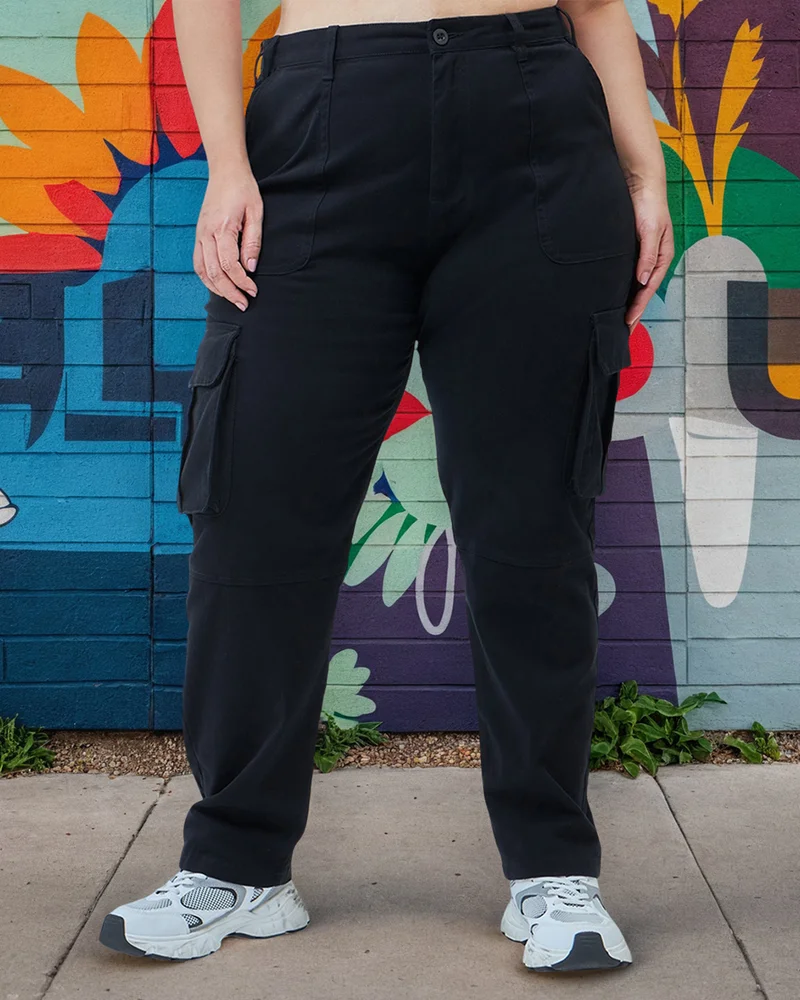بيواكوف Women's Black Plus Size Cargo Pants